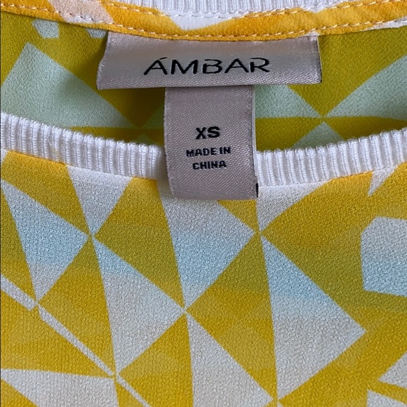 Sheer spring/ summer top. - Picture 3 of 5